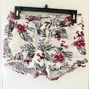 Cali 1850 - Casual Linen Shorts
- Medium